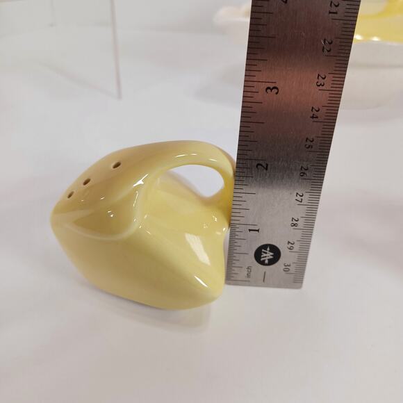 Vintage USA 231 Pottery Covered Dish With Salt And Pepper Yellow MCM Mid Century - Picture 13 of 13